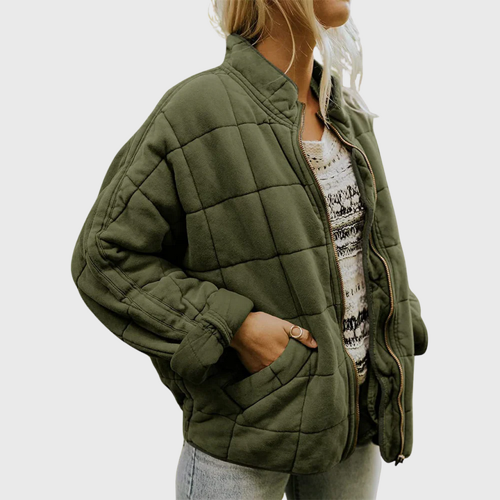 Della | Women&
