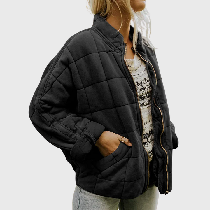 Della | Women&