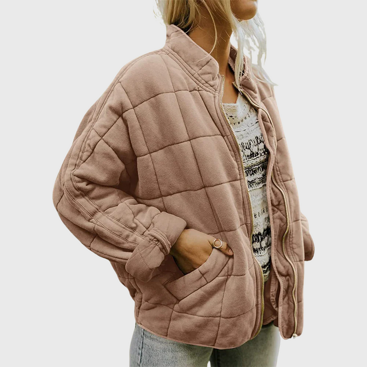 Della | Women&
