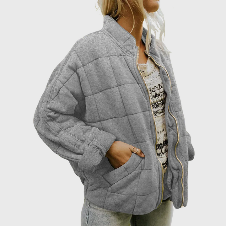 Della | Women&